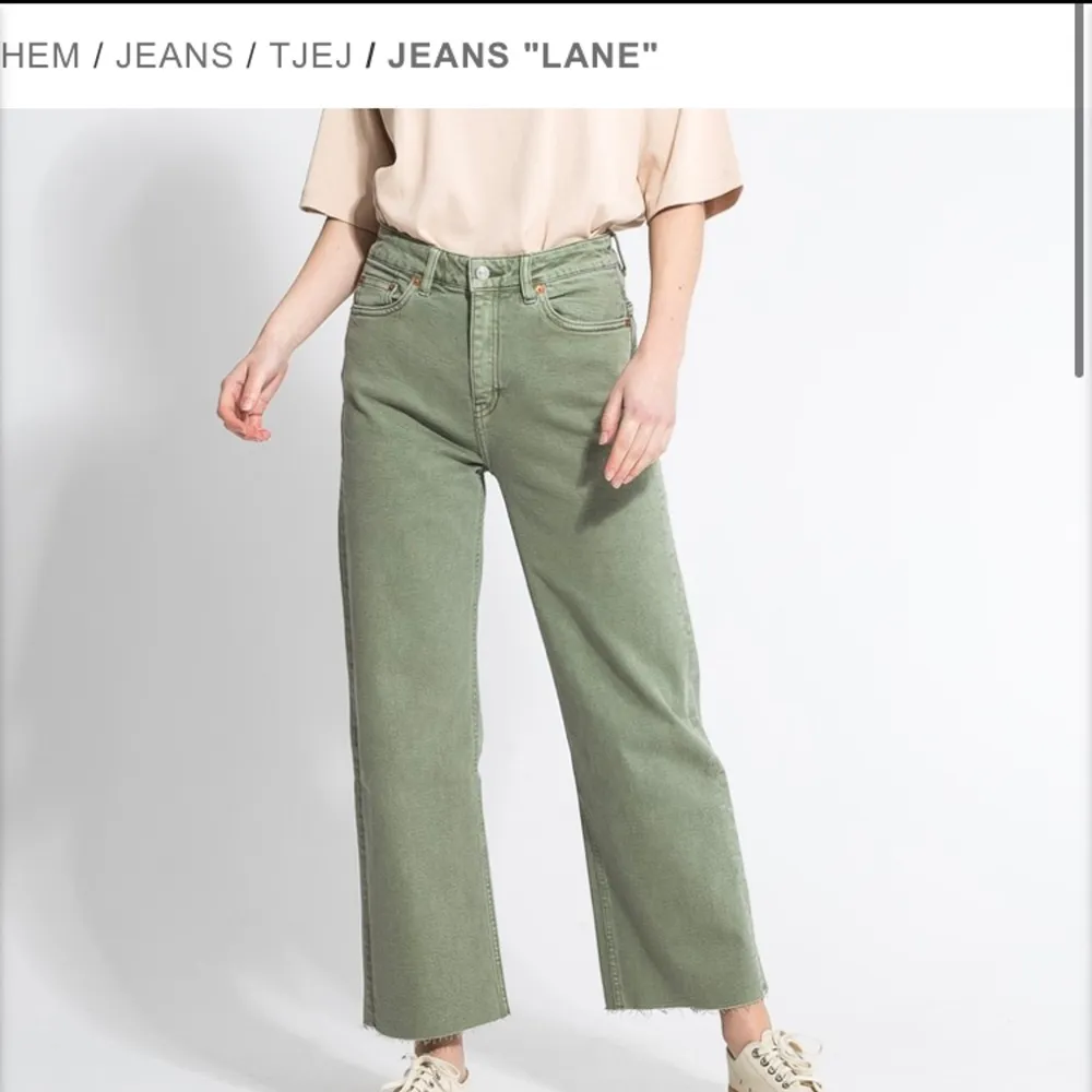 Har ett par skitsnygga och jätte sköna gröna jeans i strl m till salu!  Är korta på mig som är strax under 170cm men sitter nog super bra på dom som är kortare. Änvända kanske 4-5 gånger så inget problem eller vad man ska säga med dom😅 som i nytt skick. Betala via swish!. Jeans & Byxor.
