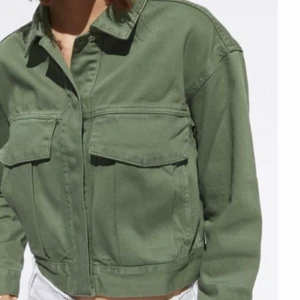 Grön jacka - Den perfekta jackan till våren/hösten/sommaren💞💞