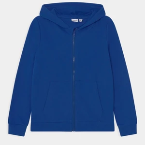 Blå ziphoodie - En blå ziphoodie ifrån hm💕den är från barnavdelning för killar men sitter som en S ungefär