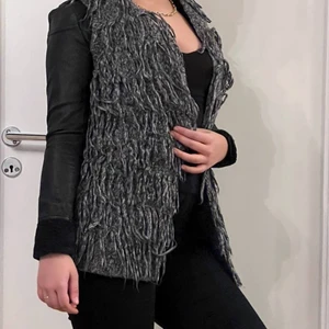 Stickad  - Storlek XS