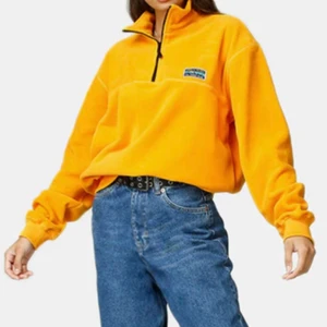 Tröja Junkyard Strl S - Supersnygg och skön tröja från Junkyard strl S. Oversized i modellen då den är Unisex! Inköpt för två månader sedan, Bra skick! Säljes pga garderobsrensning🤍