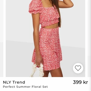 Nelly - söker!!  - Söker detta set som nyligen såldes slut på nelly i Storlek S. Tacksam för alla svar och tips 🌼🌼
