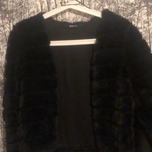 Ginatrico  - Säljer denna jacka från Ginatrico i storlek S för 120kr