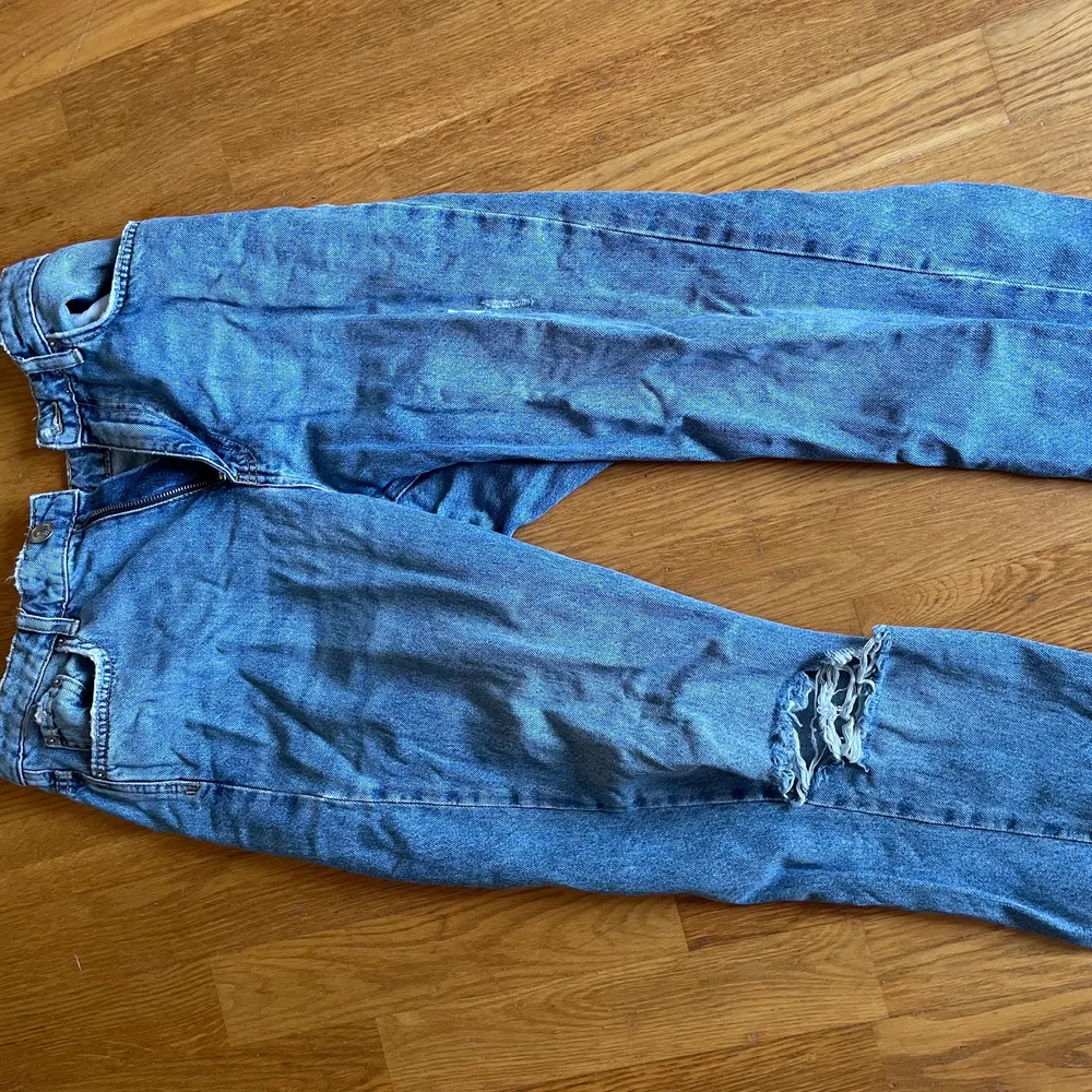Jeans från Gina i storlek 40. Kan mötas upp i Storvreta, annars står köpare för frakt!. Jeans & Byxor.