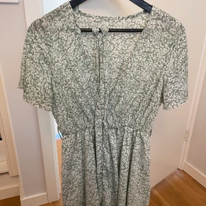 Klänning Shein - Fin klänning som inte passade mig ifrån Shein! 🦋