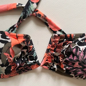 Bikinitopp från H&M - Oanvänd bikinitopp från H&M