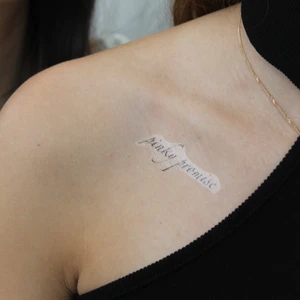 punkt promise - temporär tatuering i olika storlekar. priserna varierar, 25-220kr beroende på storlek. 