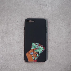 iPhone skal  - iPhone skal i silikon med tryck på. Finns i flera storlekar så skriv för att se om din storlek finns kvar!💕