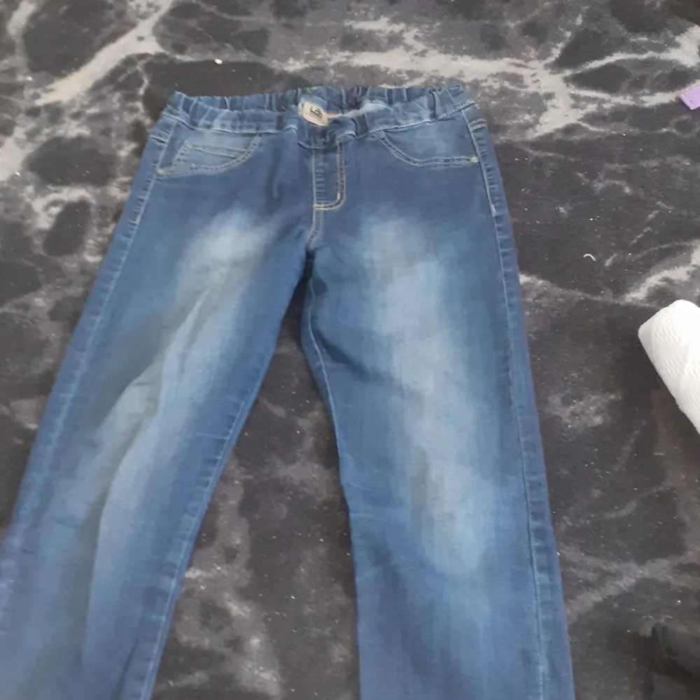 Jätte fina jeans byxor för ett väldigt billigt pris <3. Jeans & Byxor.