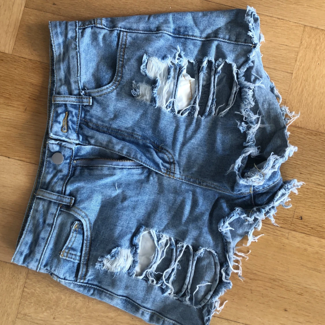 Korta jeansshorts storlek S - 90