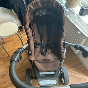 Barnvagn - Brun barnvagn