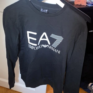 Ea7 sweatshirt  - Emporio Armani sweatshirt storlek S. Inga fläckar osv 