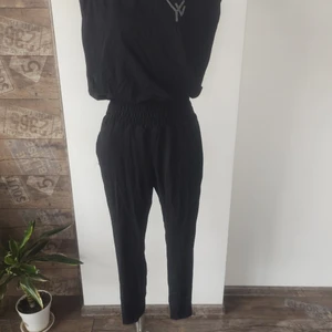 Yvette jumpersuit - Jumpsuits Yvette storlek M i fint skick
