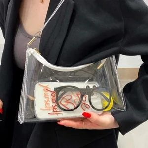 cool väska!! - säljer denna väska då den inte kommer till användning, aldrig använd!!! vid fler intereserade blir det budgivning. frakt tillkommer & priset kan möjligtvis diskuteras!