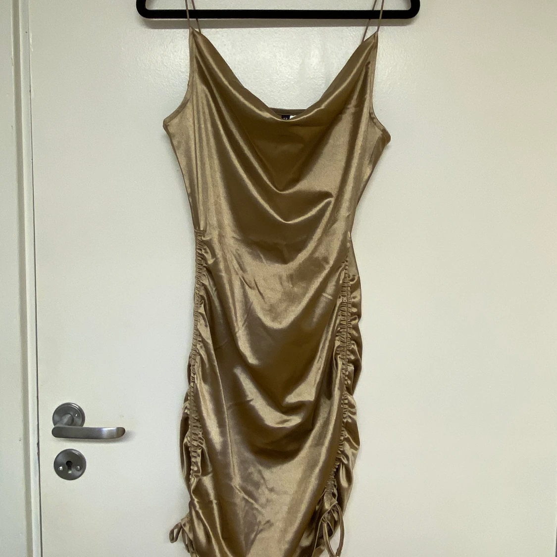 Champagnefärgad klänning - 91