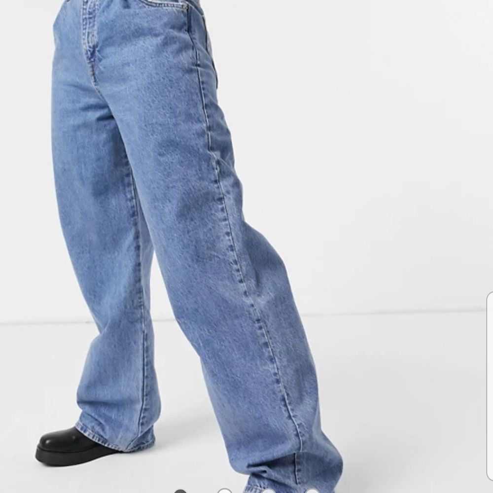 Nya jeans från asos, endast testade! Alla lappar kvar. Var lite för stora på mig. Denna storlek slut på hemsidan, nypris 300(plus frakt). Går såklart att få mer bilder:) . Jeans & Byxor.