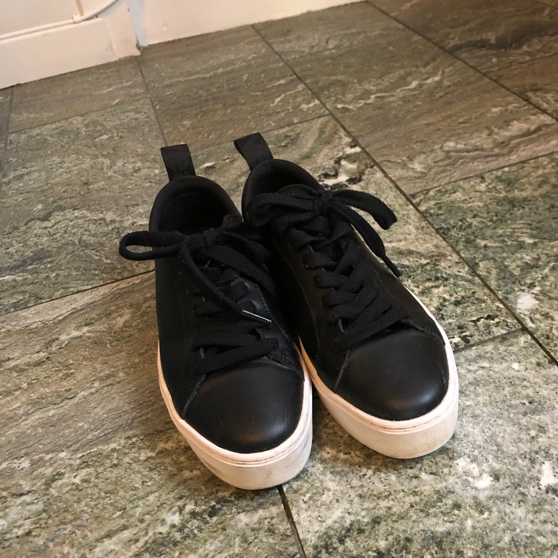 Svarta sneakers  - 90