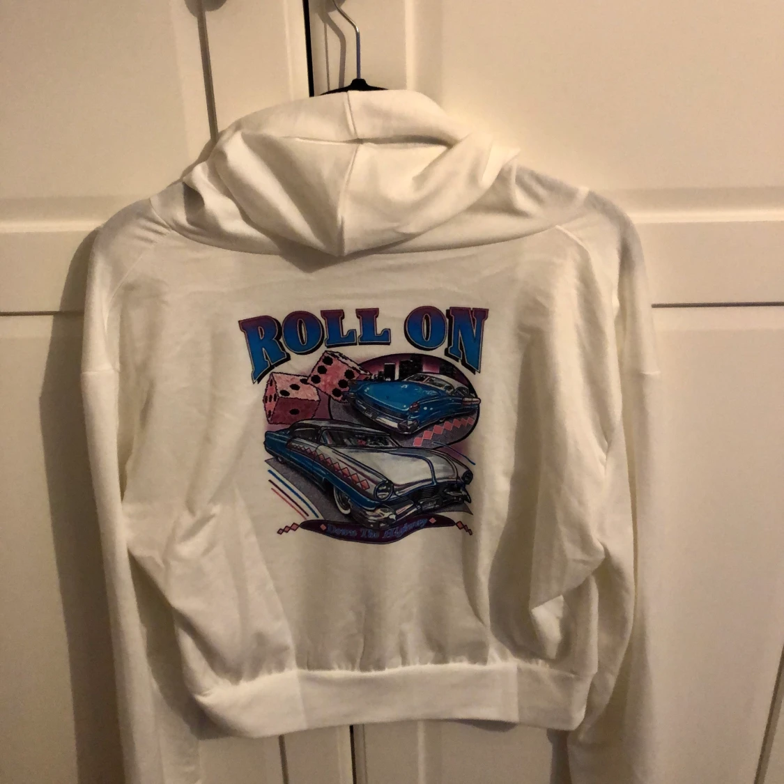 Vit hoddie med tryck - 91