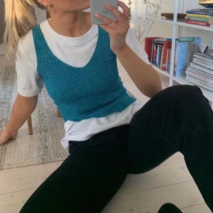 Glittrig Top - Super gulligt och trendigt linne. Så fint till sommaren och går att matcha till typ allt! 💞💞⚡️ Är i storlek M men skulle snarare säga att det är S. 🌙🌙