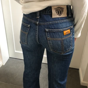 Jeans - Jeans från Tiger of Sweden storlek 28/32, jag har storlek 25/32.