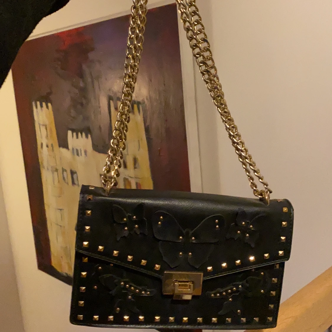 Svart väska med nitar  - 91