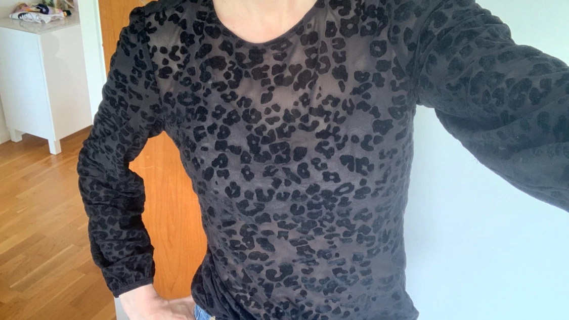 Svart leomönster från 365.