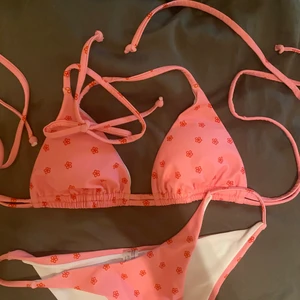 Bikini - Säljer pga att jag fick hem dubbletter! Suuuuper fin med hygien lappen kvar! Alltså helt oanvänd! Starkare färger i verkligenheten💗