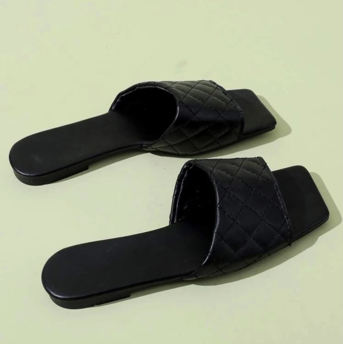 Black slippers size EU 39 - 90