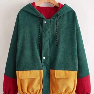 Jacka  - Storlek L, tycker själv det är en M helt ny oanvänd.