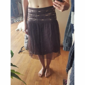 Kjol - Tyllkjol, färgen är som på den första bilden. 🌞