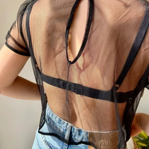 Mesh tröja med glitter - Mesh crop top med silver detaljer i XS🖤 