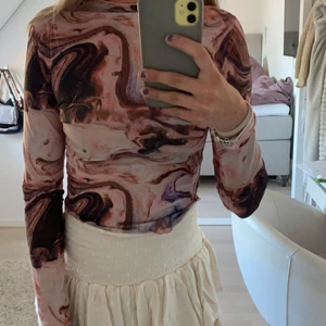 tröja  - säljer denna fina tröja pga att den inte kommer till användning. ⚡️