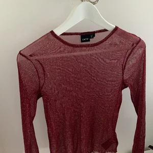 Glittrig topp - Genomskinlig ”fest topp”! 