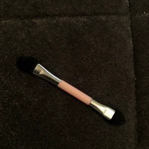 Sminkborste - Sminkborste, vet inte var den är från. Helt oanvänd💖