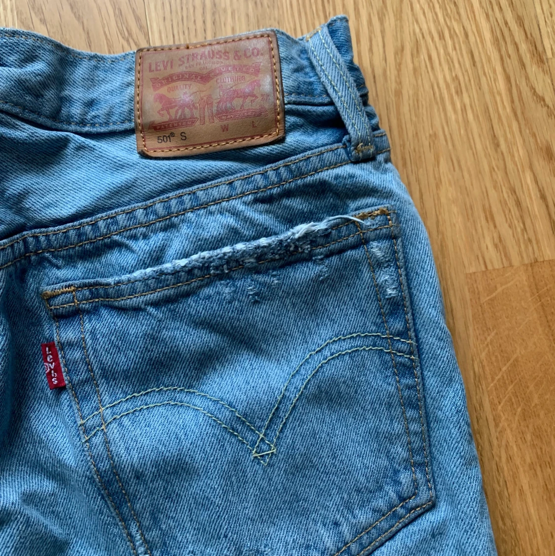 Levis 501 jeans 