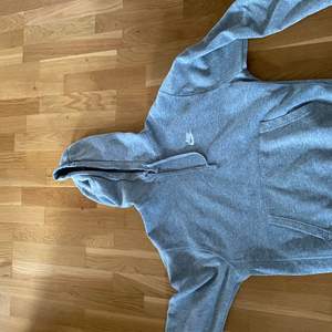 Vanlig grå Nike hoodie 