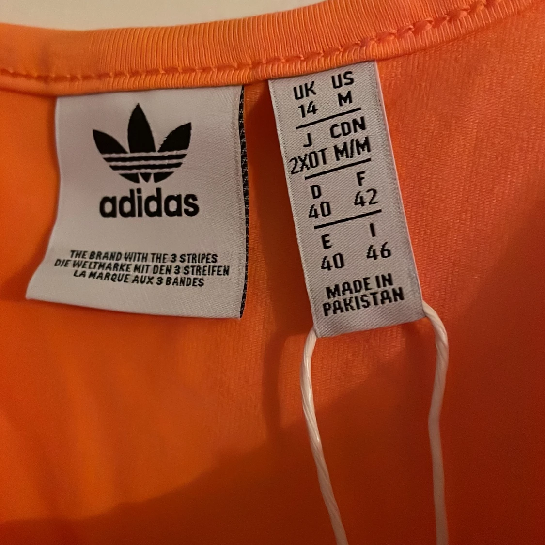 Adidas klänning orange  - 90