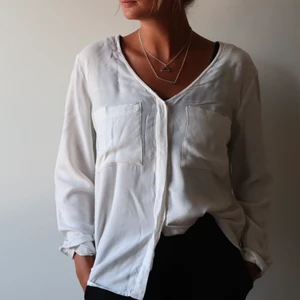 Vit skjorta  - Frakt tillkommer 