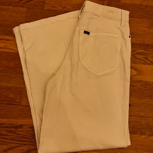 Gräddvita jeans från Lee - Använda 2-3 ggr