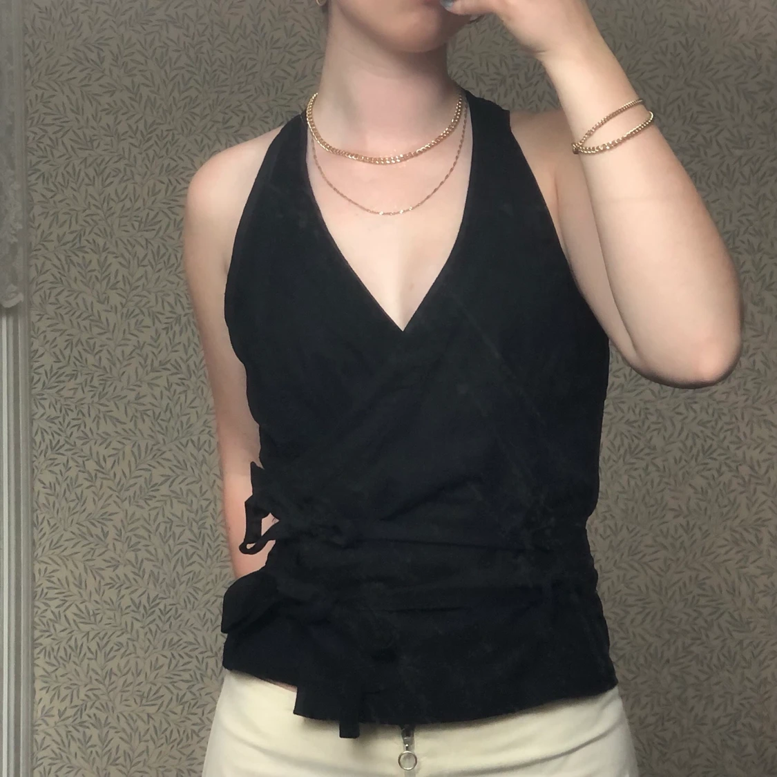 Svart halterneck linnetopp