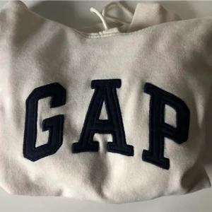 Hoodie - Säljer min GAP-hoodie köpt här på plick.💞💞