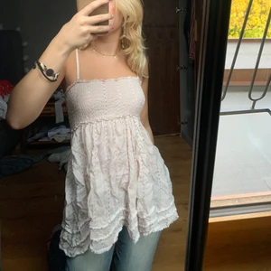 Rosa topp - Söt rosa topp som är lite längre så skit snyggt att använda över en kjol💋 