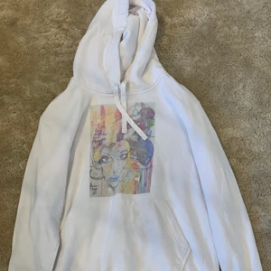 Vit hoodie med tryck - Söt vit hoodie med tryck och luva! 🤍⭐️💖