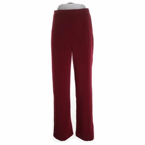 Kostymbyxor  - Kostymbyxor köpa på Sellpy men tyvärr för långa för mig. Aldrig använd bara testad, går även att köpa från Sellpy av mig :) 