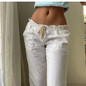 Linnebyxor - Jättefina linnebyxor från Roxy som jag har sytt upp så att de passar 160-165! Passar  s-m då de är lite små i storleken