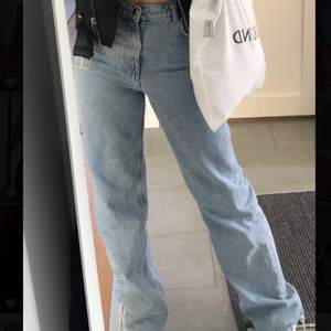 Ljusblå Zara jeans, storlek 36