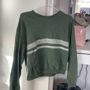 Grön tröja - Grön tröja ifrån pull and bear 