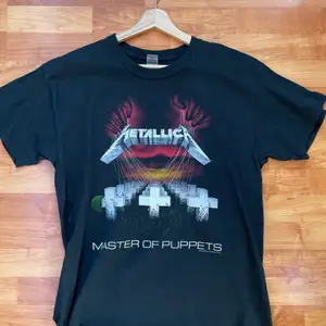 Metallica t-shirt i storlek L