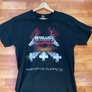 Metallica t-shirt - Metallica t-shirt i storlek L