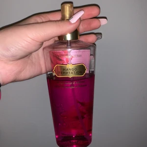 Victoria’s Secret Parfym - En Victoria’s Secret Parfym i doften Mango Temptation. ❤️